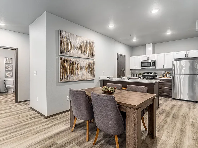 2513 N Regal St — Photo 1