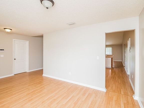 4th image of 9432 Staplehurst Dr