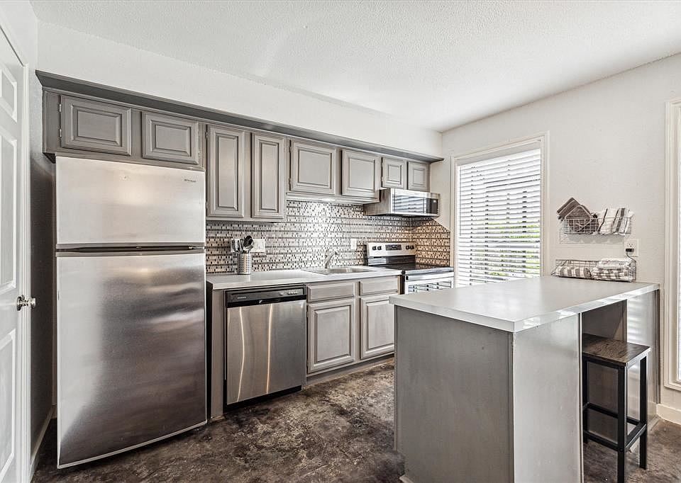 1st image of 1311 Antoine Dr APT 183