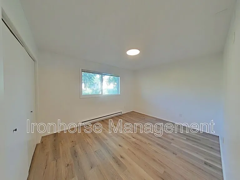 809 W Villard St #44 — Photo 13