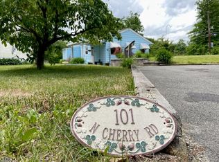 101 N Cherry Rd, Lake Hopatcong, NJ 07849