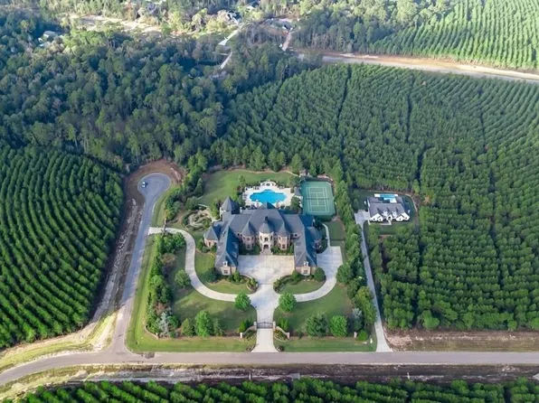 10517 Legends Rd, Willis, TX 77378