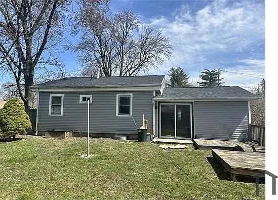 2215 Durand St — Photo 14