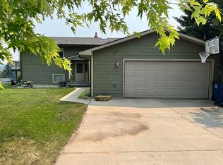 128 Sapphire Dr, Lewistown, MT 59457