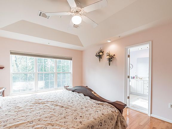 4th image of 13775 Lambertina Pl