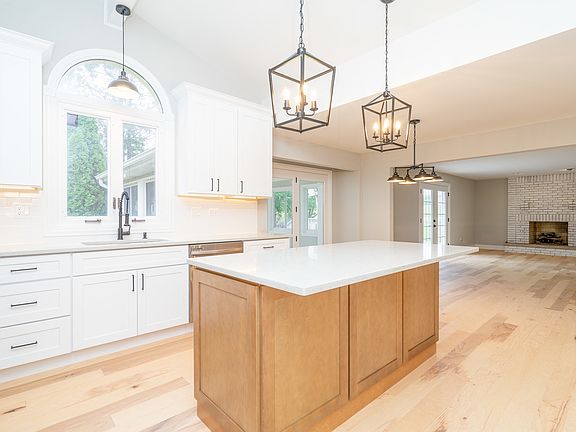5th image of 11825 Brook Hill Ct