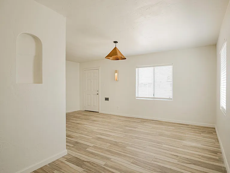 1641 E Coronado Rd — Photo 19