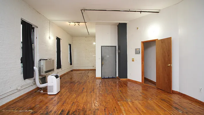 Rented by Nooklyn NYC LLC | media 10