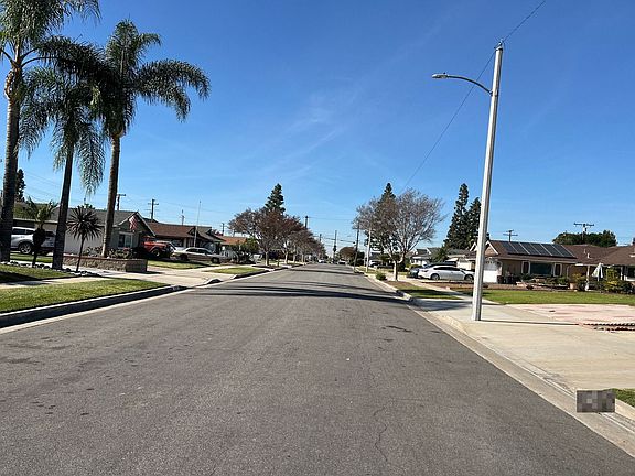 4th image of 16330 Silvergrove Dr