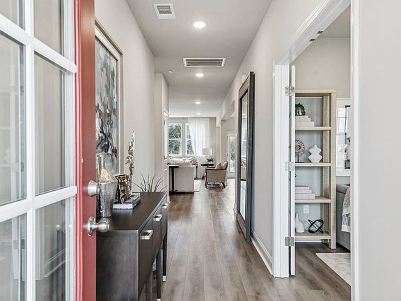 204 Meridian Drive, Homesite 17 Interior Image 4