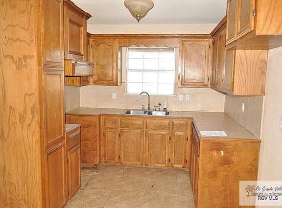 2nd image of 4324 N Flores St