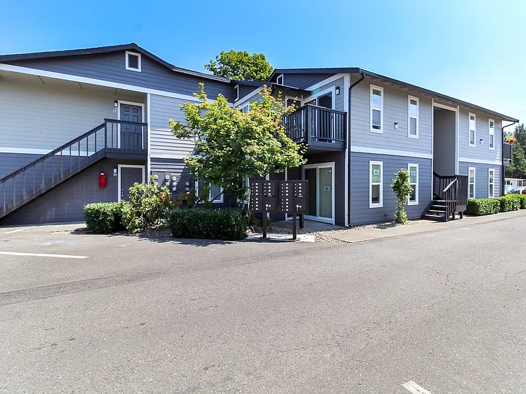 Beautiful one-bedroom and two-bedroom apartments in Sumner! — Photo 32