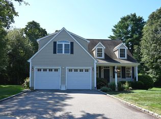 9 Olivia Ln, Old Lyme, CT 06371