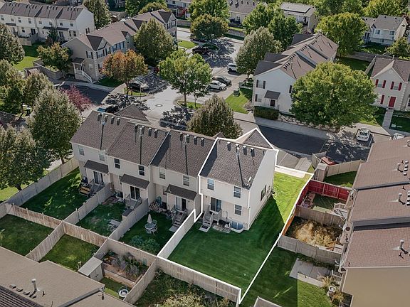 4th image of 7936 N Wycliffe Way