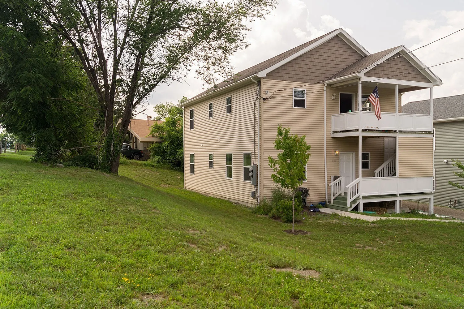 3 bed, 2240 sqft, $2,250 — Photo 2