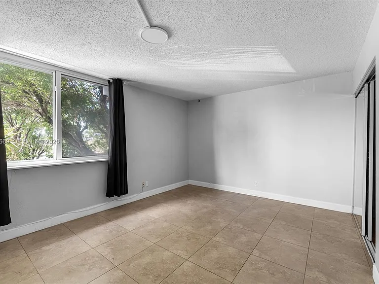 9001 SW 77th Ave #C202 — Photo 9