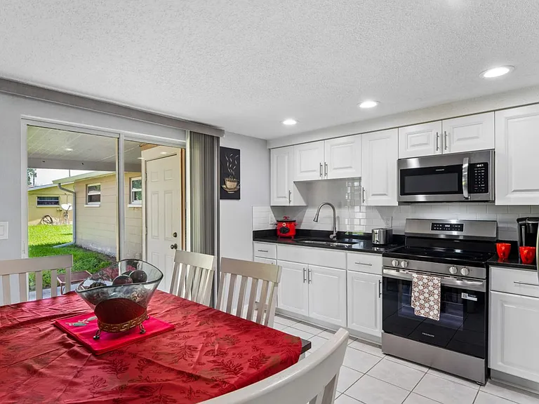 5719 Berlin Dr — Photo 2