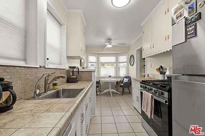 1 bed, 630 sqft, $2,400 — Photo 4