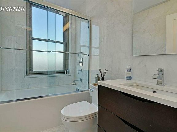5th image of 301 E 79th St APT 36H