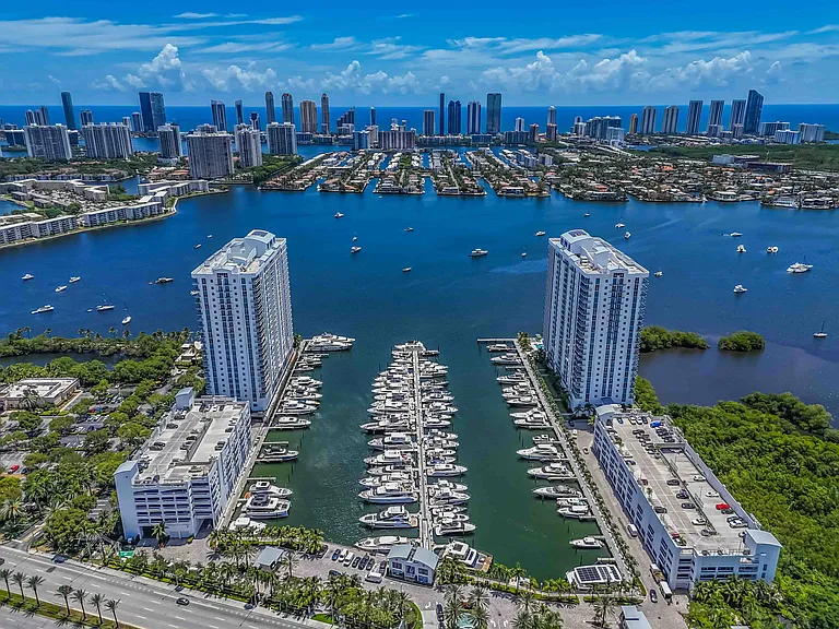17301 Biscayne Blvd #2010 — Photo 22