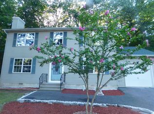 1109 Hunters Woods Dr, East Stroudsburg, PA
