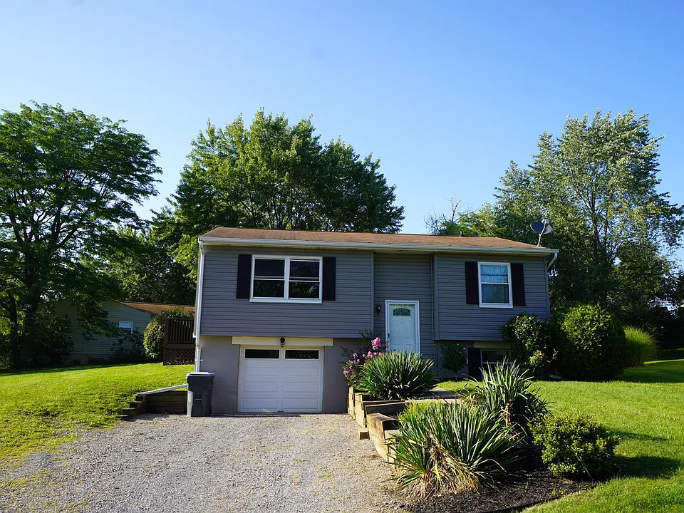 394 Mary St