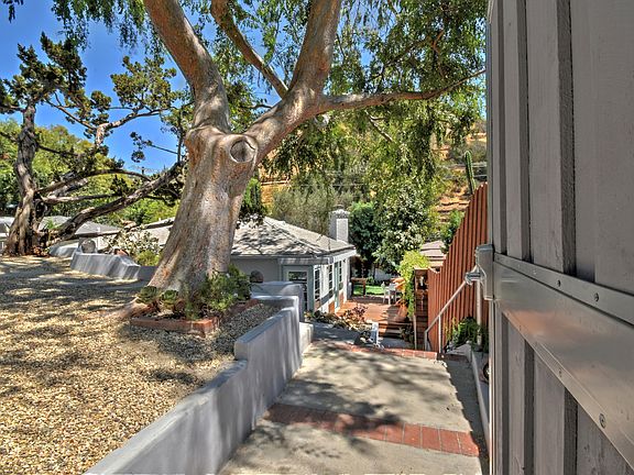 3rd image of 2711 Laurel Canyon Blvd