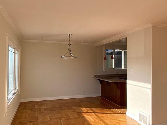 5th image of 36 Fleetwood Dr
