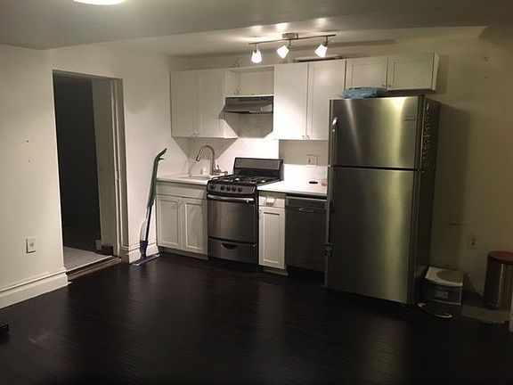 2nd image of 152A Madison St APT 1