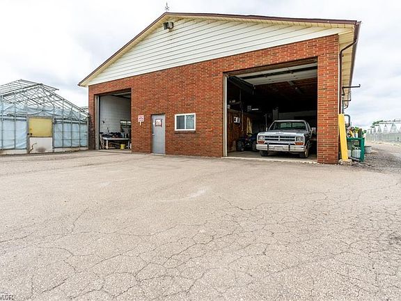 4th image of 220 Read Rd