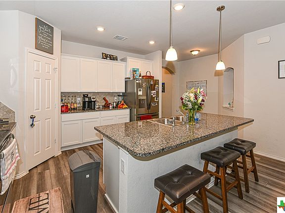 4th image of 311 Saddleback Trl