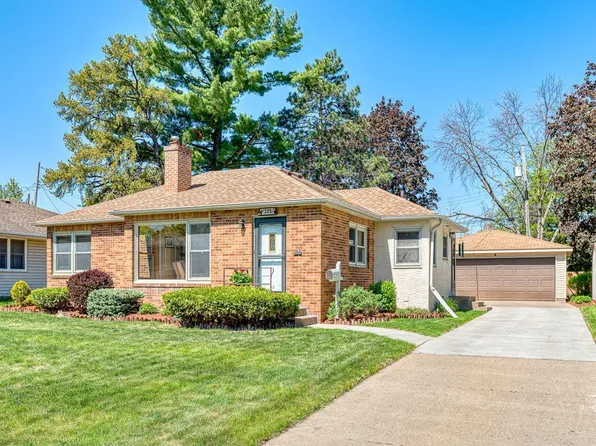 329 Park Ln, South Saint Paul, MN 55075