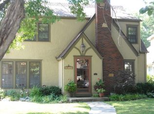 1285 SW Pembroke Ln, Topeka, KS 66604