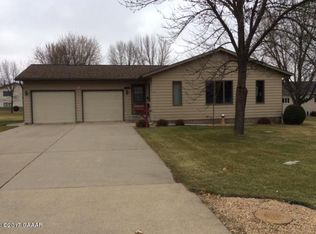 121 5th St NE, Melrose, MN 56352