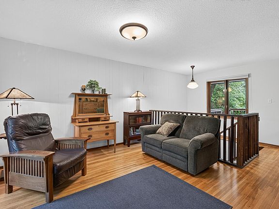 4th image of 8936 191st Ave NE