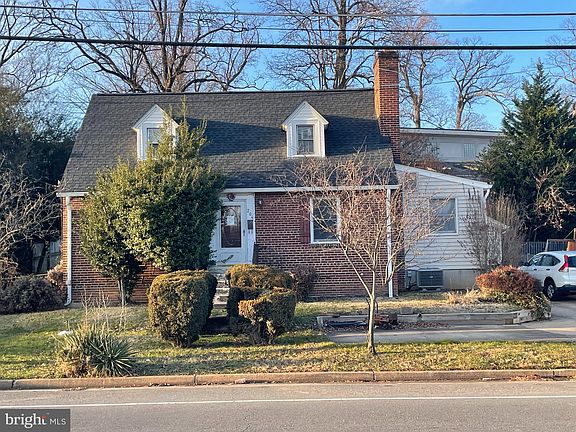 5th image of 204 S West St