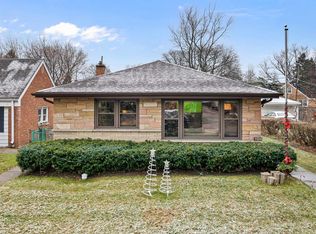 5324 Suffield Ct, Skokie, IL 60077