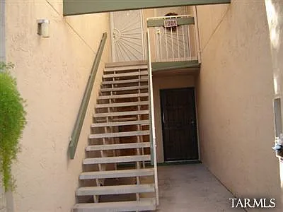 2 bed, 2.0 bath, 945 sqft, $1,100 — Photo 2