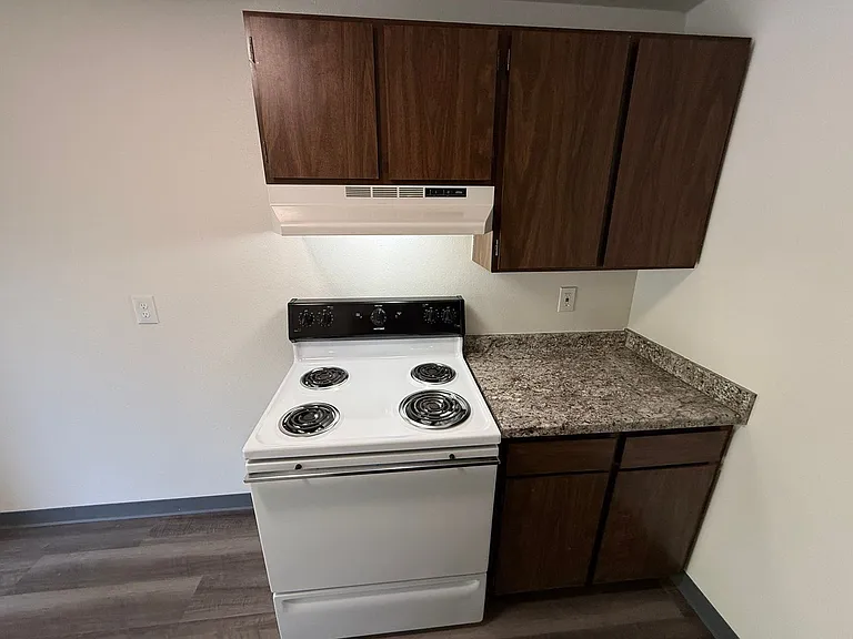 Ashwood Apartments — Photo 22