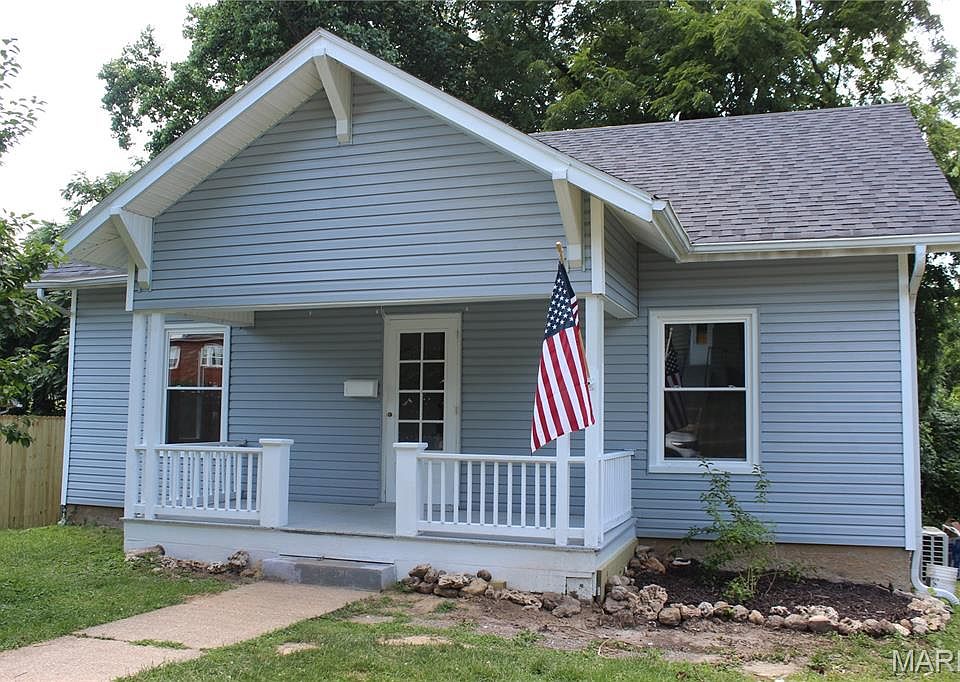1st image of 3319 Bradley St
