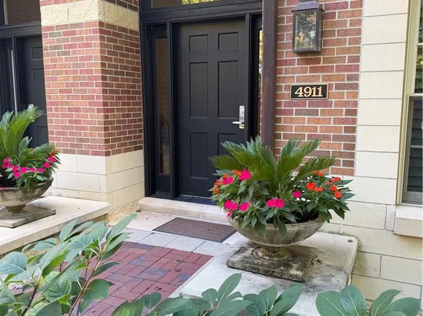 4911 Wyandotte St, Kansas City, MO 64112