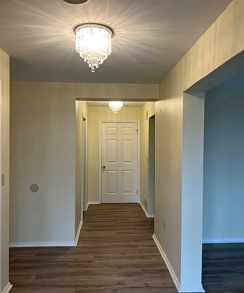 1700 Mountain View Rd — Photo 2