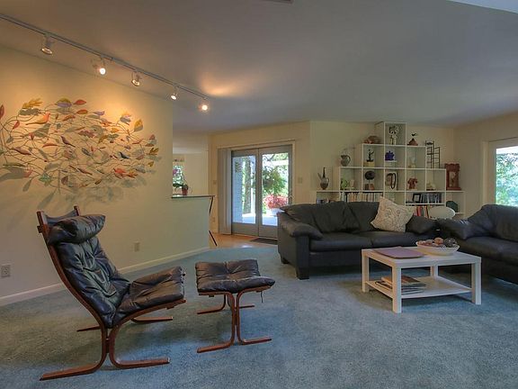5th image of 420 Adams Ln