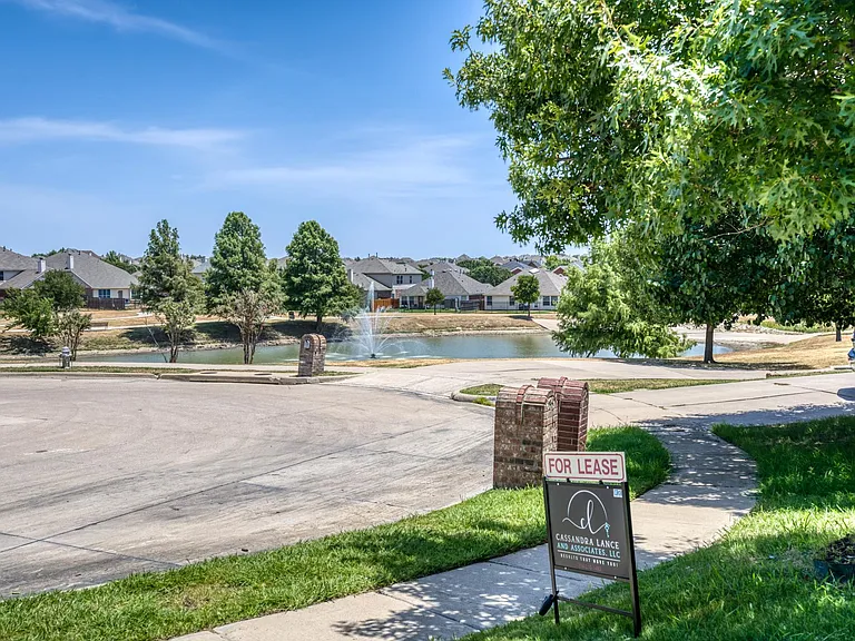9909 Delamere Dr — Photo 5