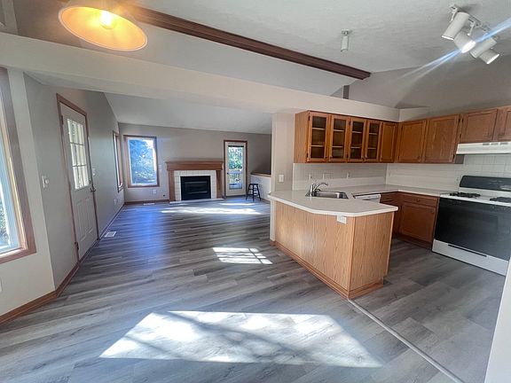 3rd image of 2610 Briarwood Ct SE