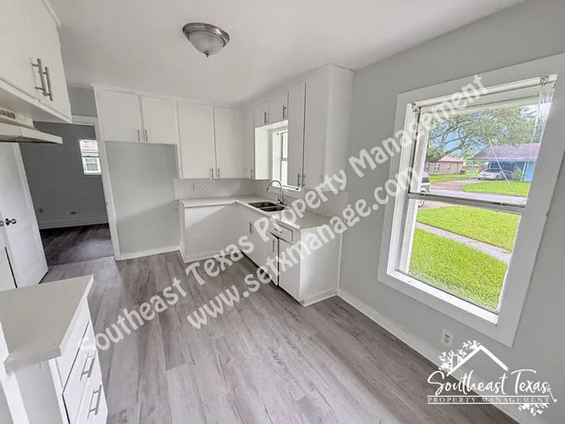 3 bed, 2.0 bath, 1324 sqft, $1,500 — Photo 4