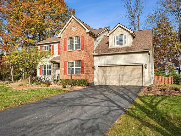 2nd image of 450 Woodside Meadows Pl