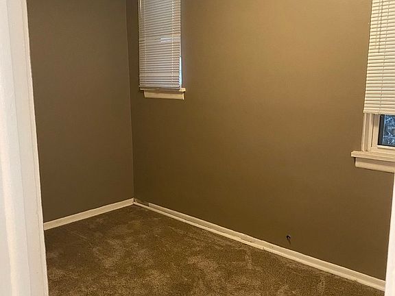 5th image of 1742 W Melrose St #1