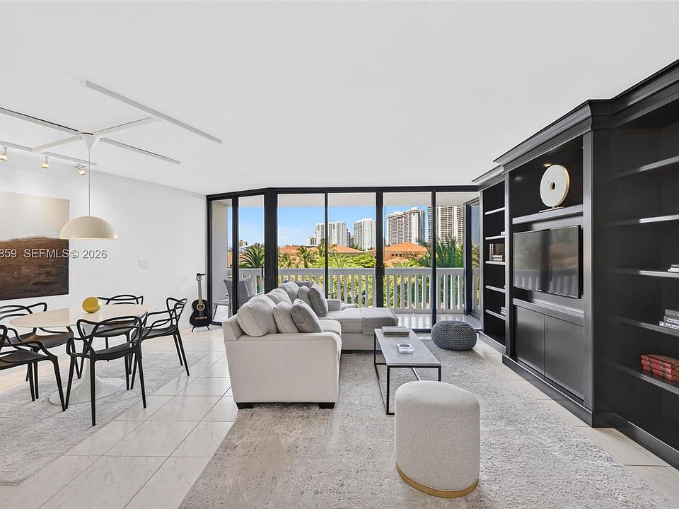 1st image of 1000 Island Blvd APT 405