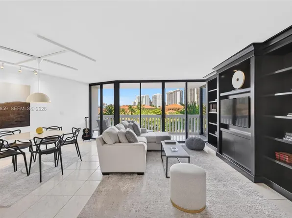 1000 Island Blvd APT 405, Aventura, FL 33160